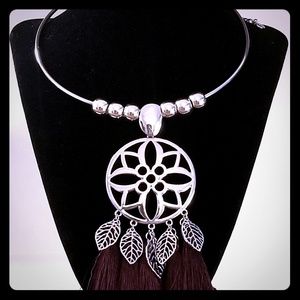 Classy Silver Choker Necklace with Trendy Burgandy